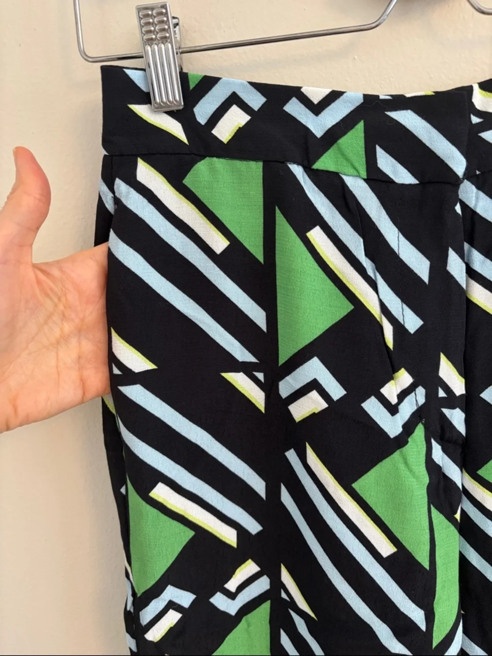Zara Black Wide-Leg Pants with Green and Light Blue Geometric Print - Picture 2 of 9